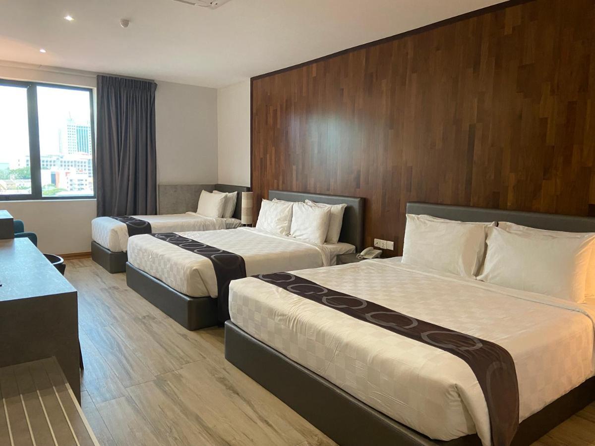 Frame Hotel George Town Esterno foto