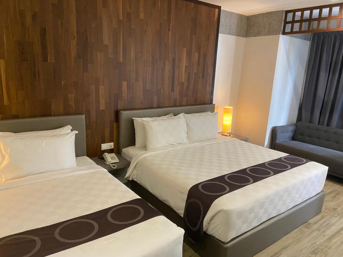 Frame Hotel George Town Esterno foto