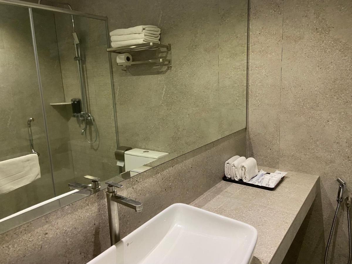 Frame Hotel George Town Esterno foto