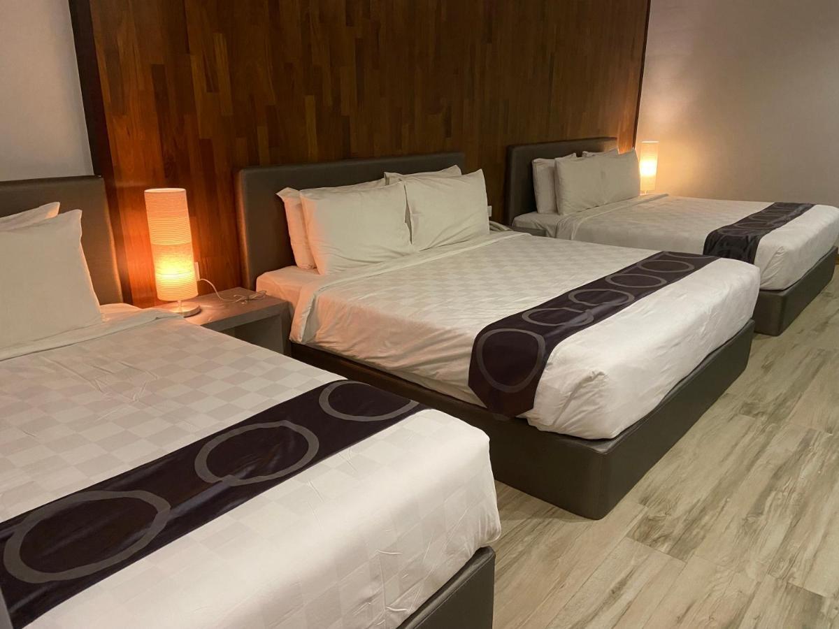 Frame Hotel George Town Esterno foto