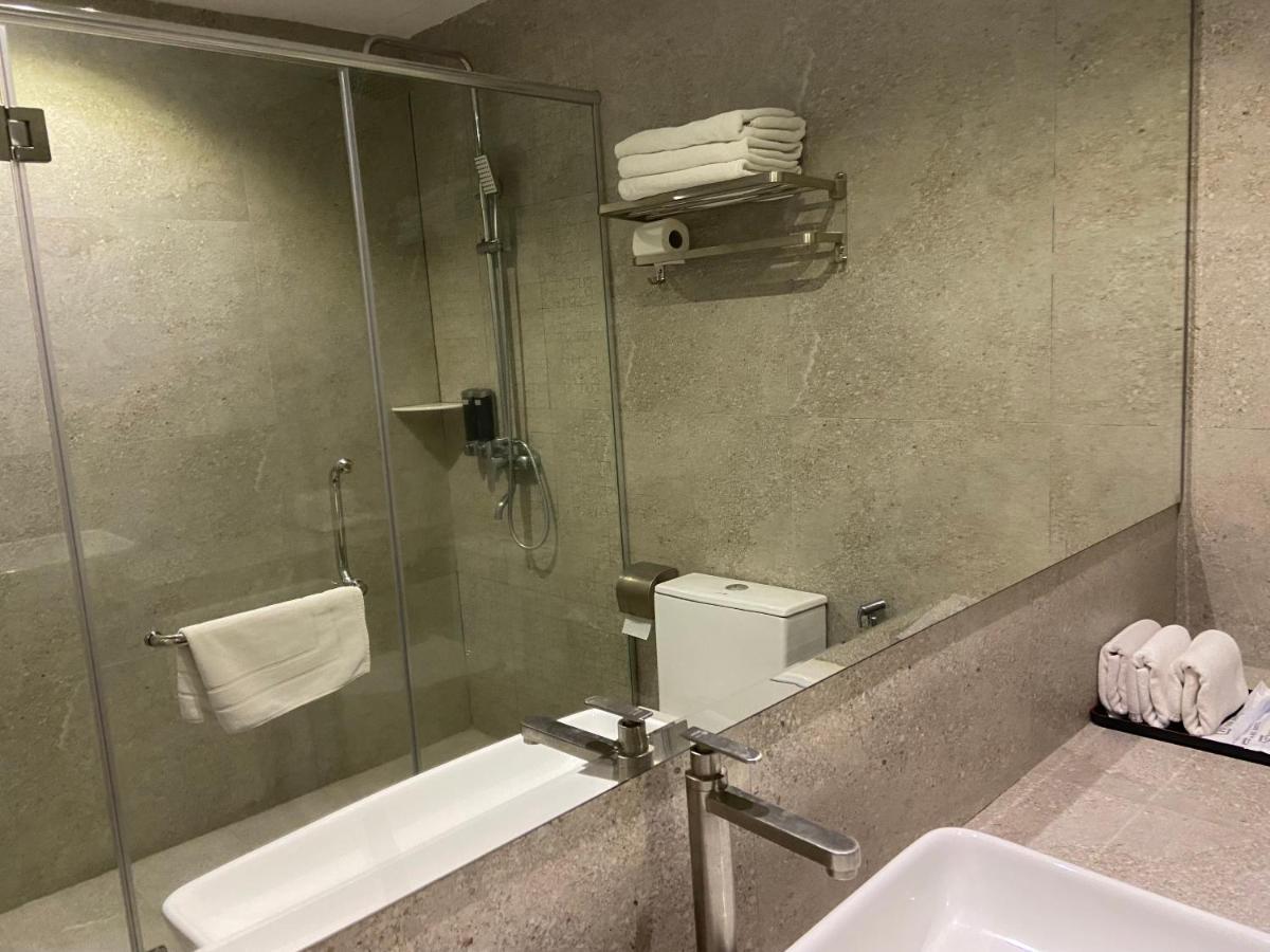 Frame Hotel George Town Esterno foto