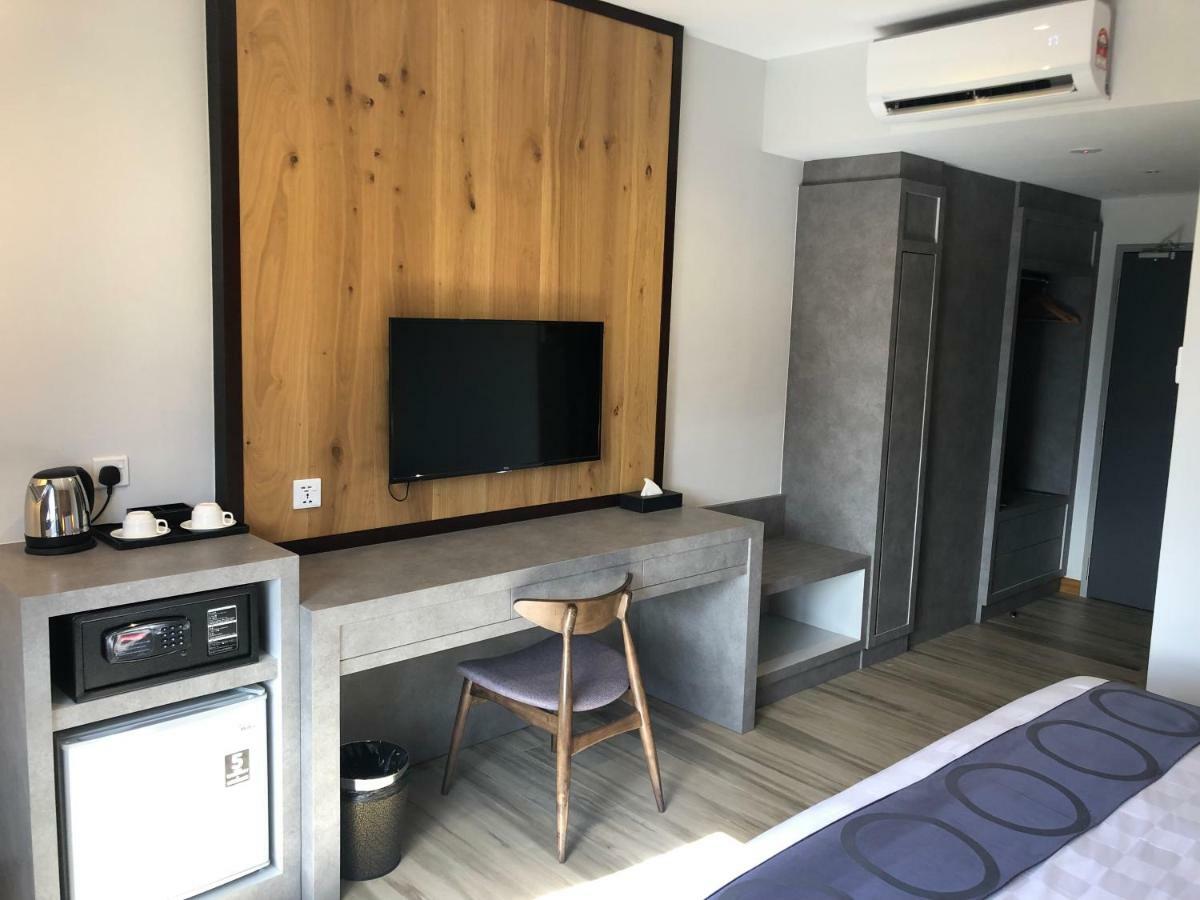 Frame Hotel George Town Esterno foto