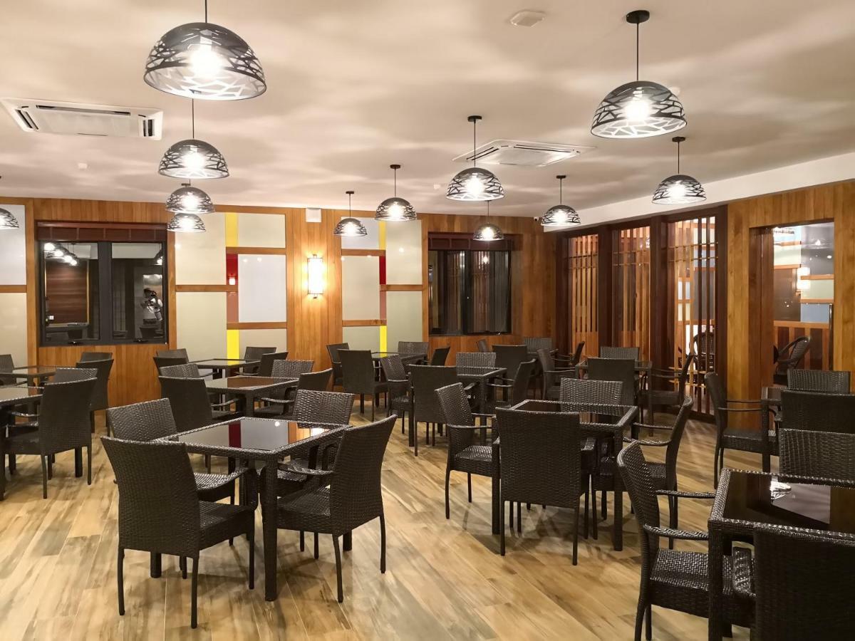 Frame Hotel George Town Esterno foto
