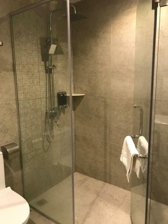 Frame Hotel George Town Esterno foto
