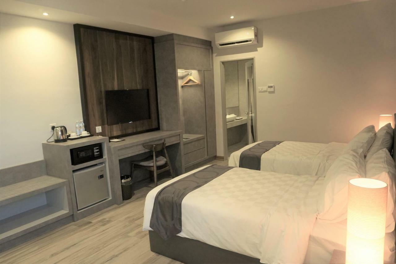 Frame Hotel George Town Esterno foto